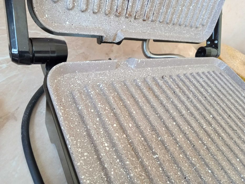 Грил преса Finlux FCG-2008M