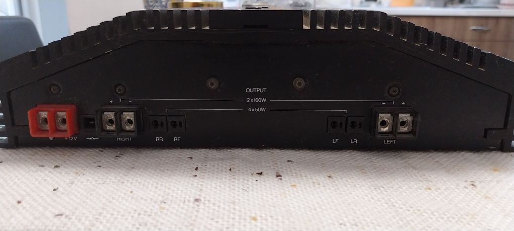 Автоусилвател Blaupunkt BQA 208.