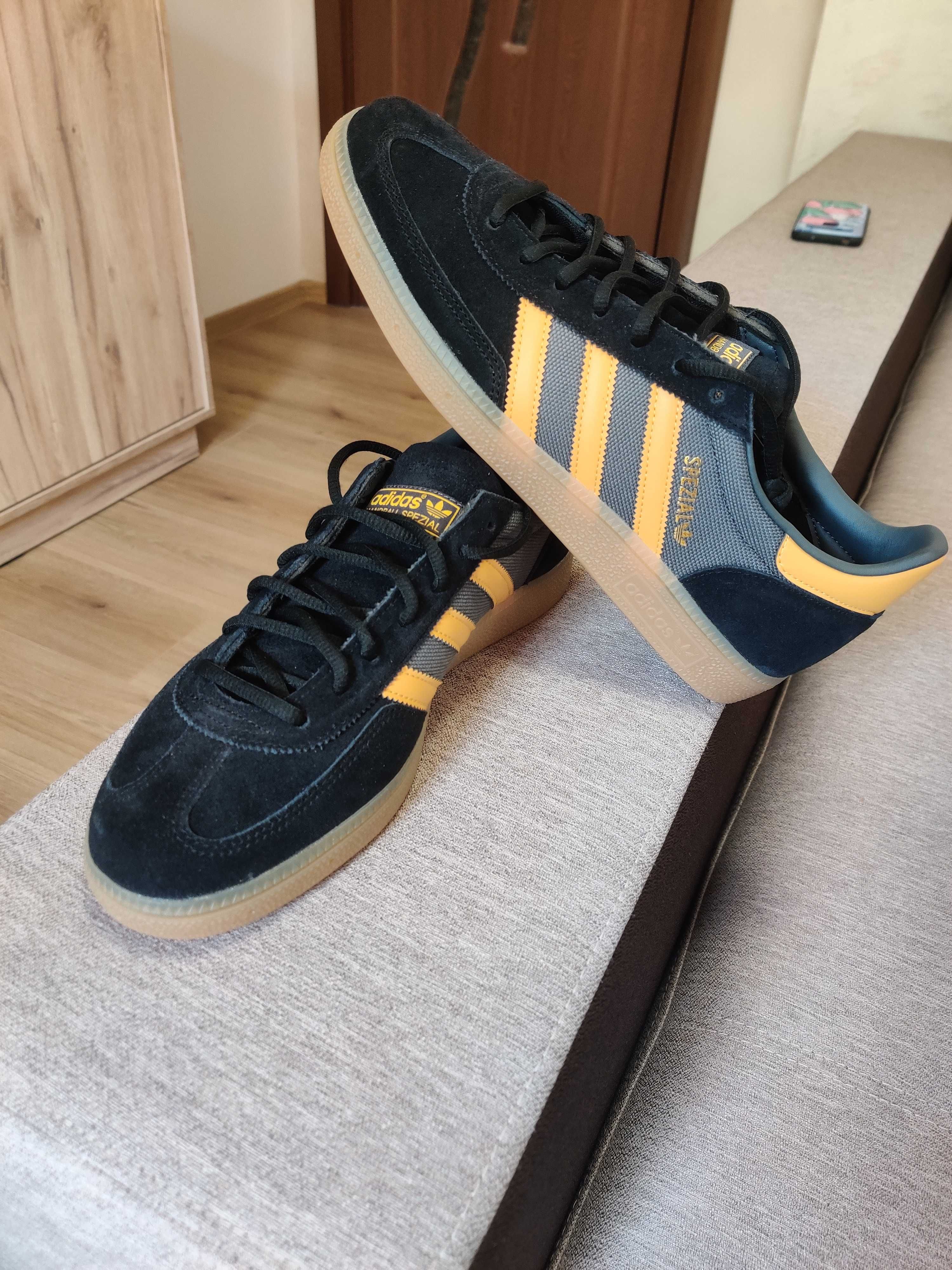 Велурени маратонки Adidas spezial 44 2/3