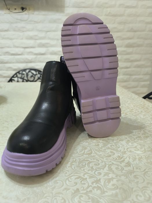 Демисезонные ботинки на девочку 34 размер б/у