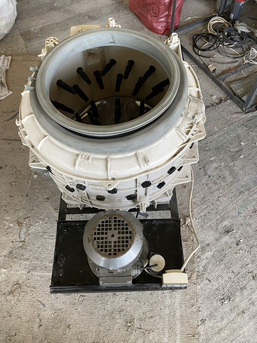 Машина за скубане на пилета,бройлери,кокошки. Скубачка