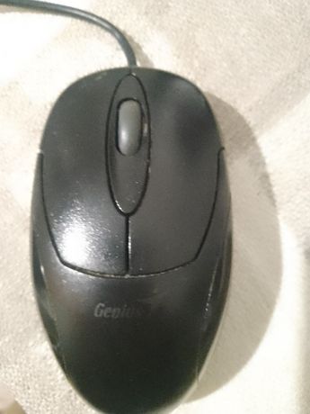Продаю компьютерную мышь Genius XSCROLL