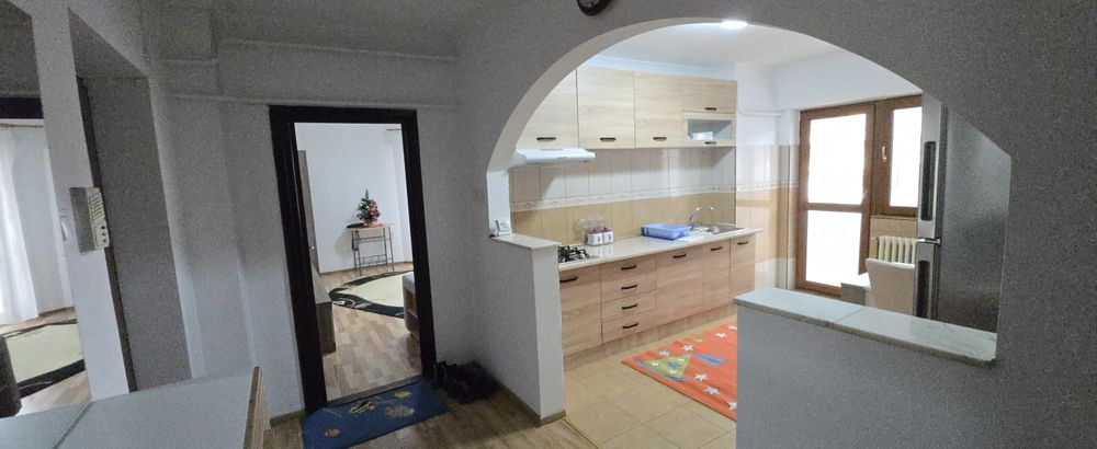 Apartament de inchiriat, apartament2 camere zona centrala,piata mare07