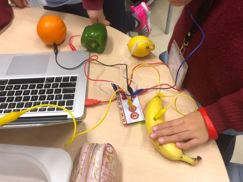 Makey Makey электронное творчество для ребенка