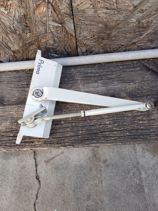 Доводчик для дверей. Фирма Prima