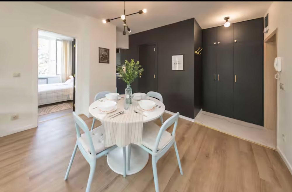 Семеен апартамент с две спални в кв. Лозенец до НДК и Метростанция