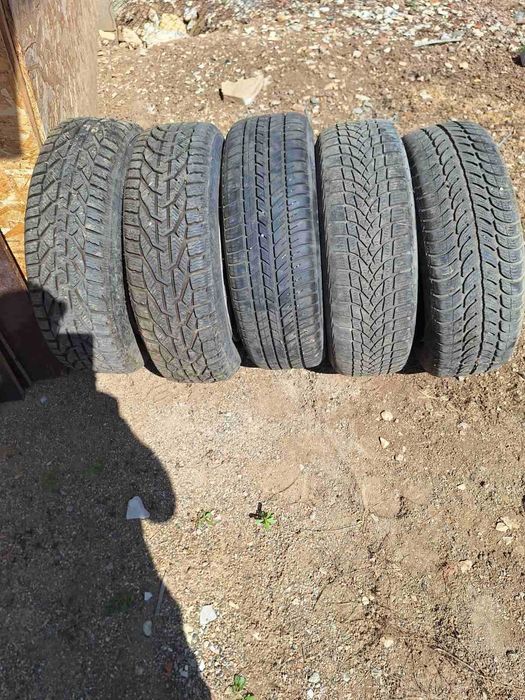 Зимни гуми Tigar на 3 месеца с железни джанти и тасове 15''
