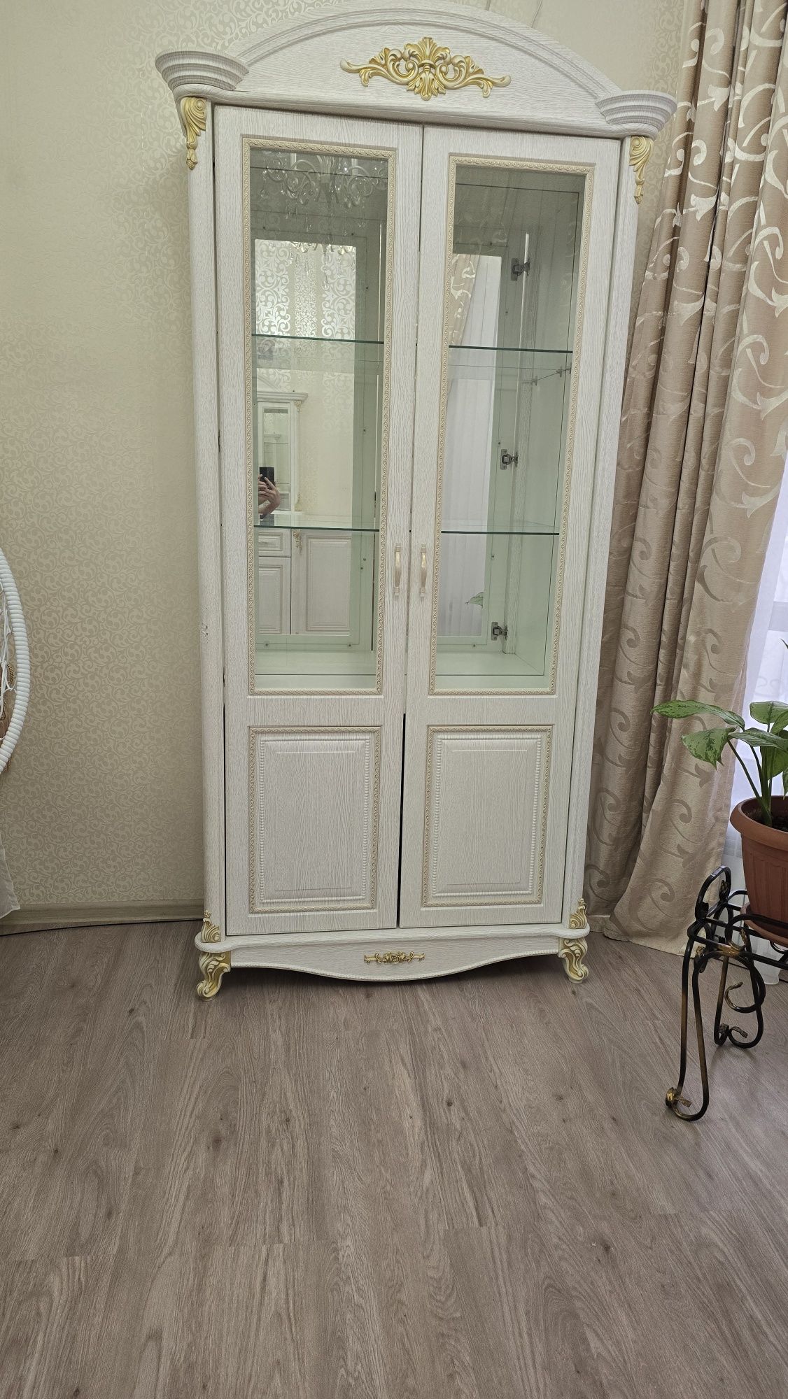 Продается сервант