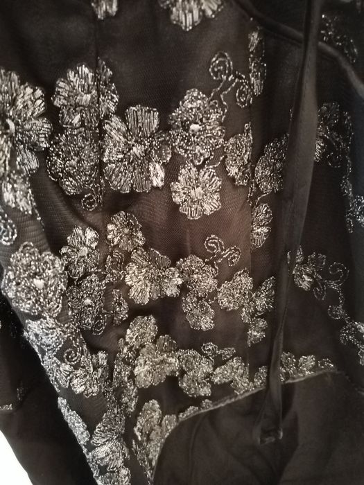 Официална черна рокля