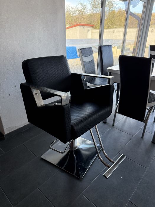 Scaun frizer folosit doar acasa