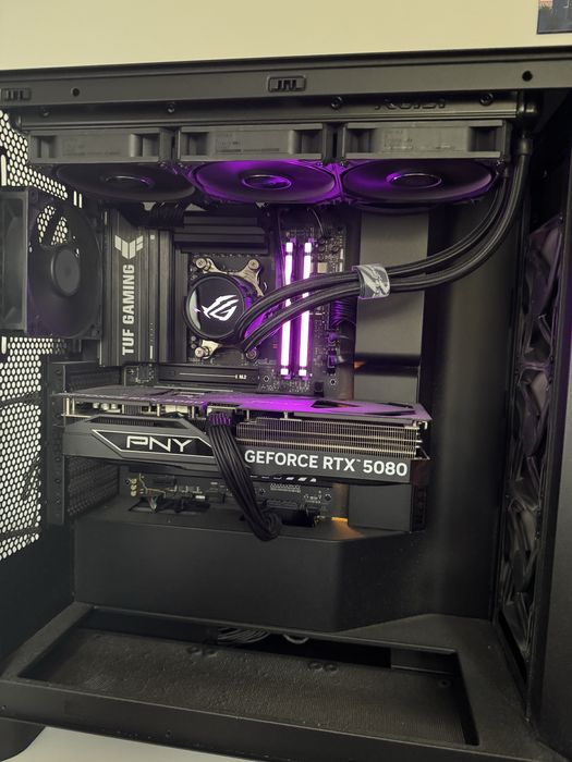PC Gaming Ultra High End - RTX 5080, 9800X3D - Garantie Aprilie 2027