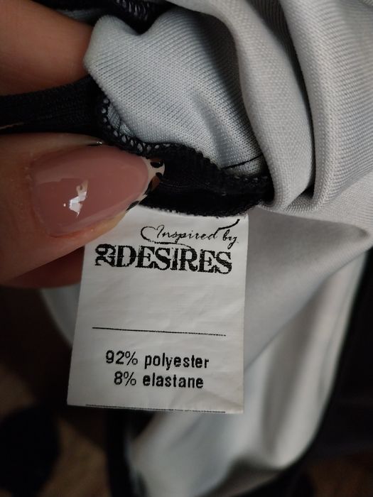 Рокля  с ефектен гръб от тюл