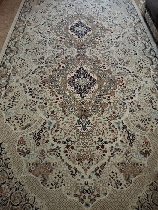 Продам ковёр,размер 2* 4 ,мягкий