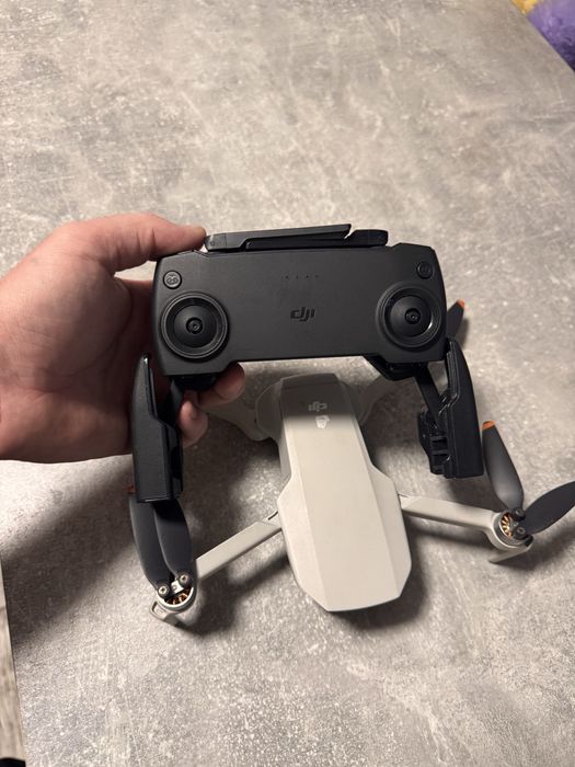 Dji mini se cu telecomanda