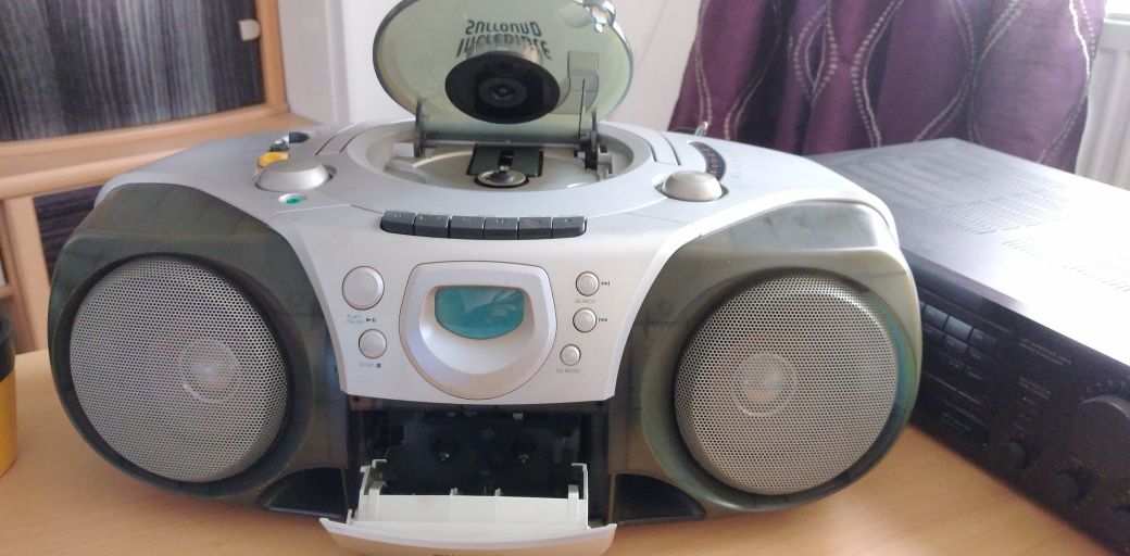 Касетофон  PHILIPS