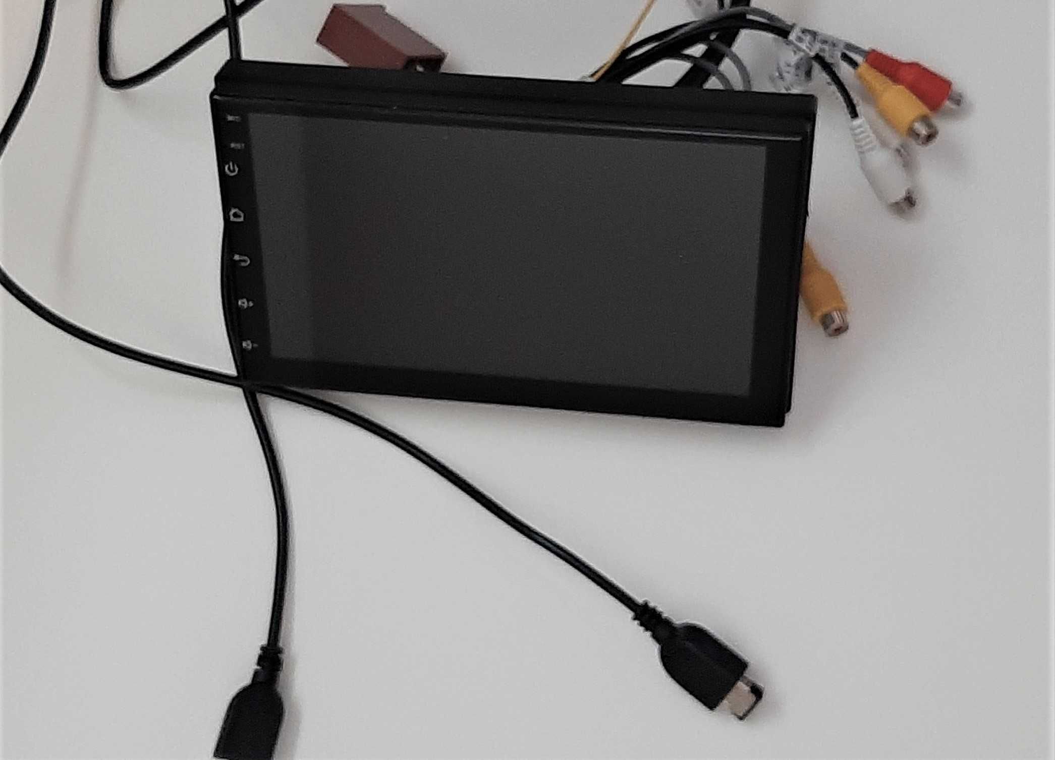 Стерео уредба за кола + GPS + камера за задно виждане