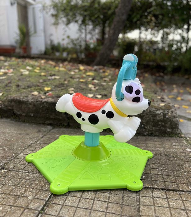 Кученце за яздене с музика и светлини Fisher Price
