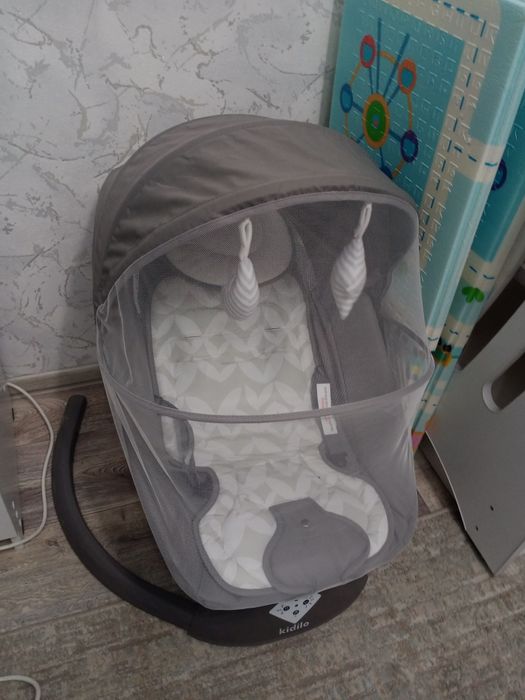 Продам почти новый шезлонг