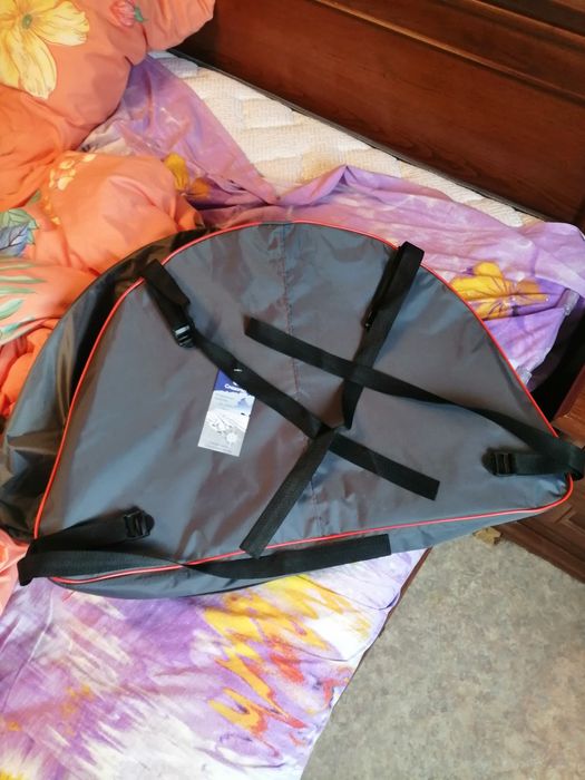 Для хранения вещей в лодке.