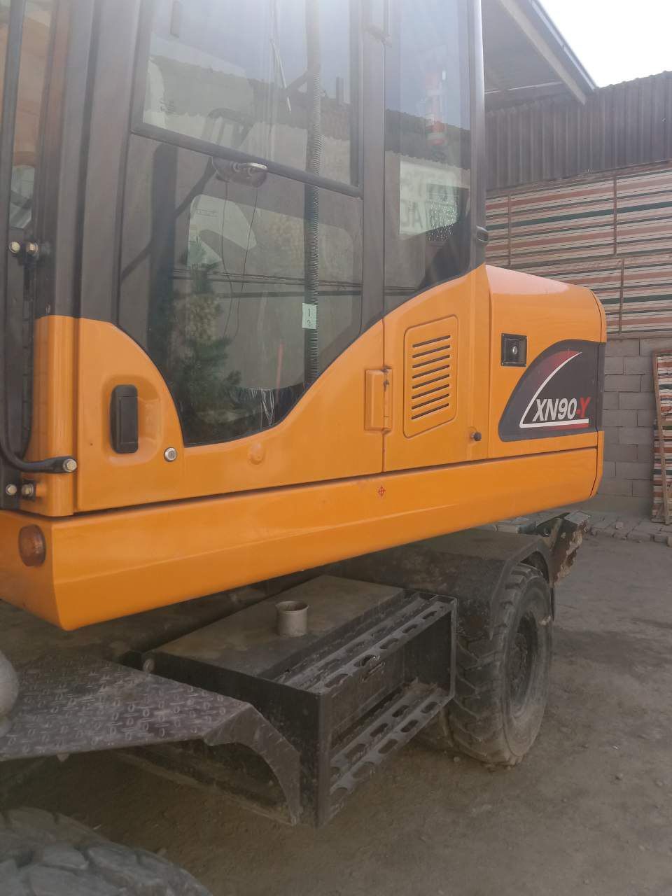 Ekskvator Yanmar N90