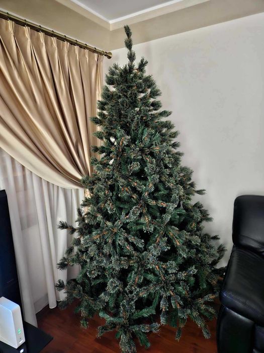 Brad de Craciun cu accesorii incluse