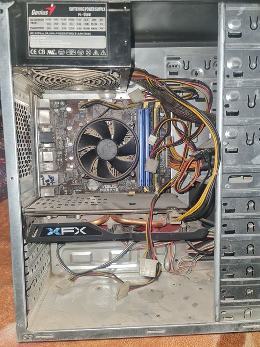 Kompyuter sotiladi polni komplekt.