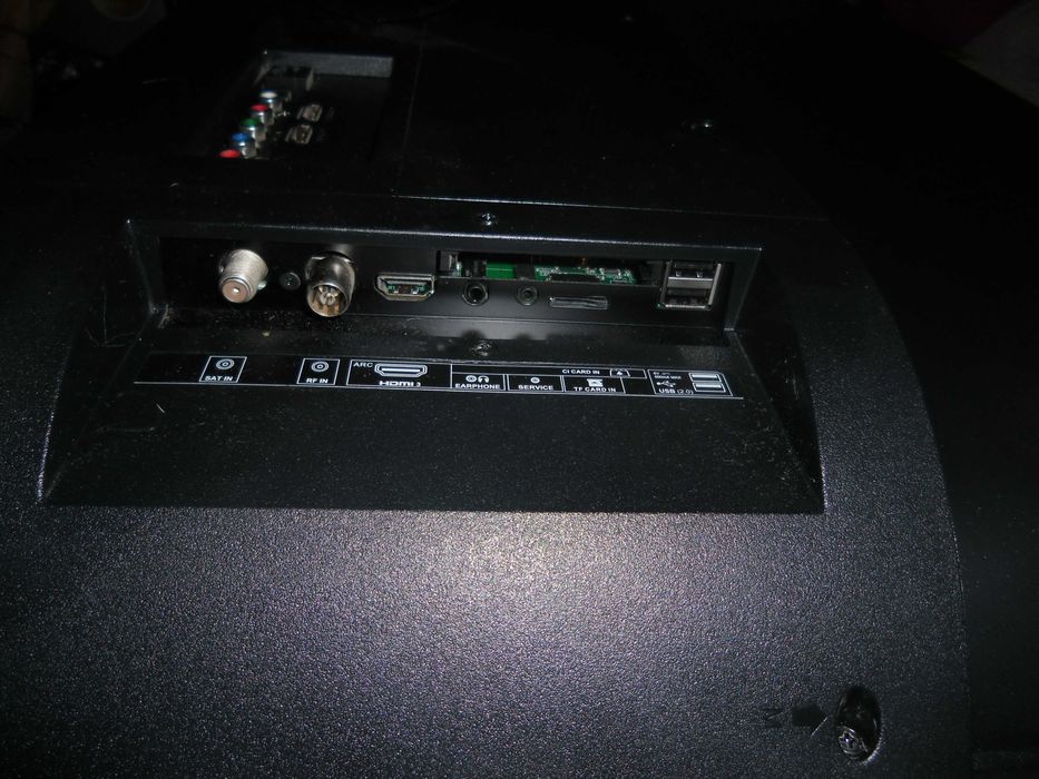 34.Продавам Телевизор SHARP  Модел 42CI2EA Full HD - 42"-повреден.