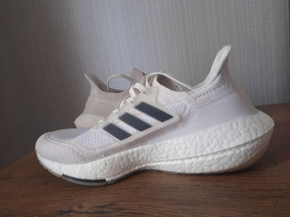 Adidas Ultra Boost 21 маратонки 39 номер.