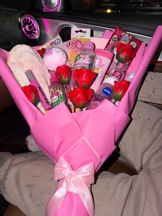 Bucuet de flori cu produse