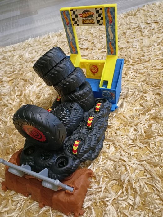 Писта Hot Wheels Monster trucks