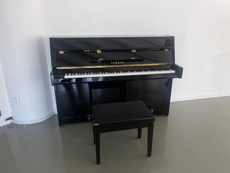 Pian Yamaha B1 PE