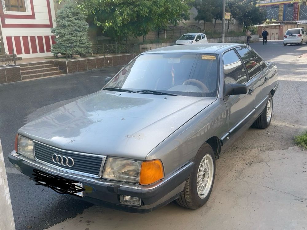 Audi 100  продается