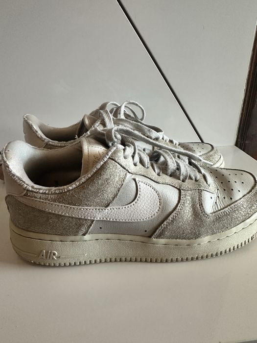 Два модела Nike Air Force