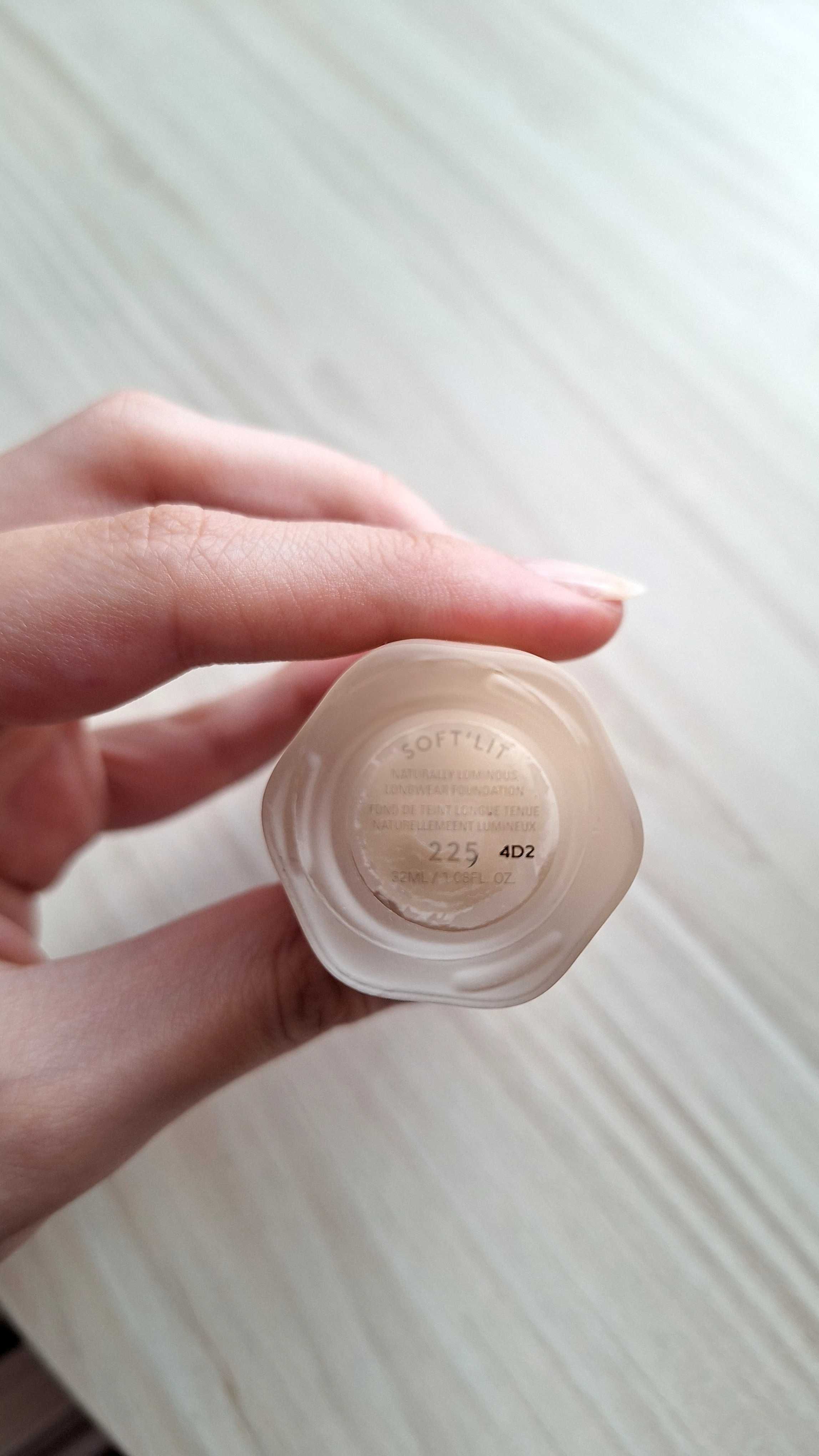 Fenty beauty Soft' Lit фон дьо тен  + Born This Way коректор
