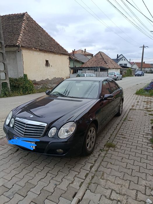 Mercedes Benz W211