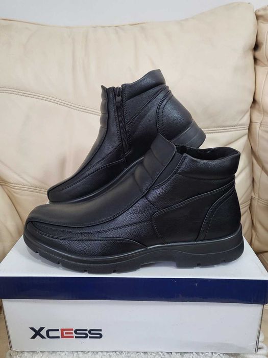 Нови черни мъжки боти - с цип