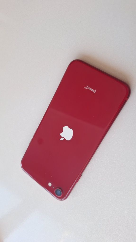 Телефлн iphone SE2022