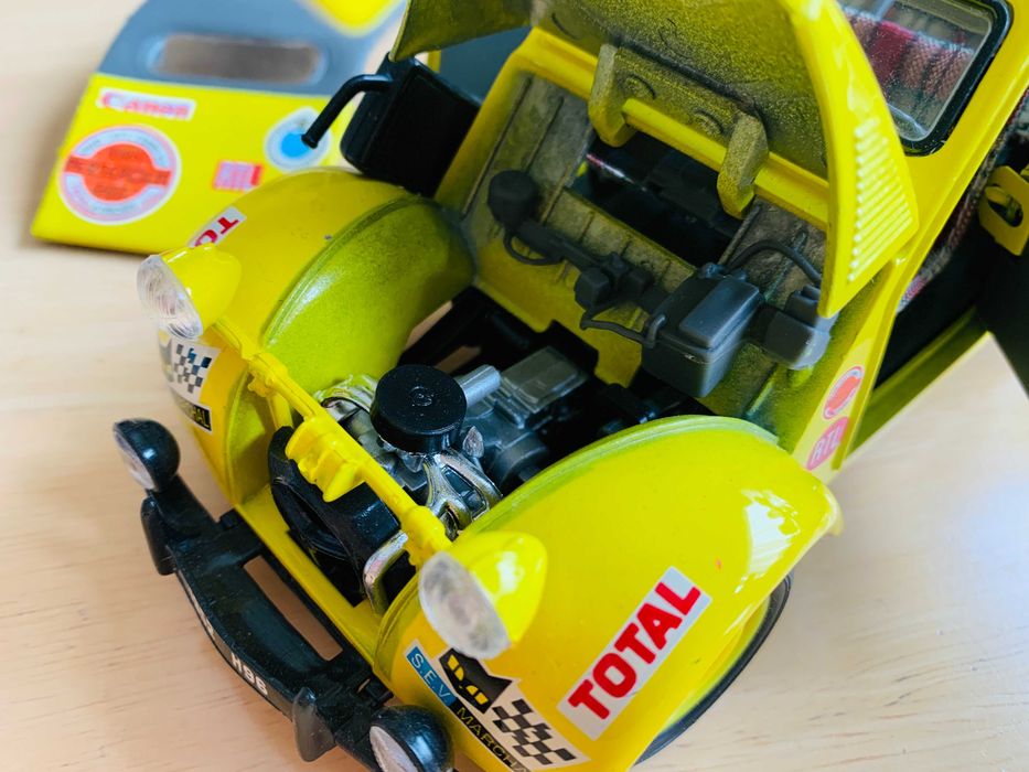 Колекционерски модел на Citroen 2CV, Maidstone, мащаб 1:18