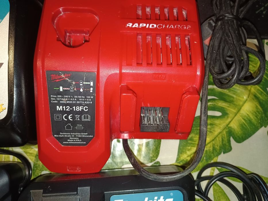 Оригинал Milwaukee зарядное устройство зарядка 18v 12v