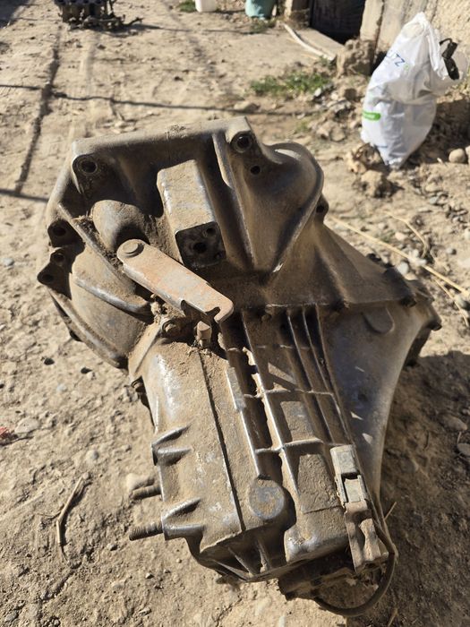 Запчасти на Ниссан премьера