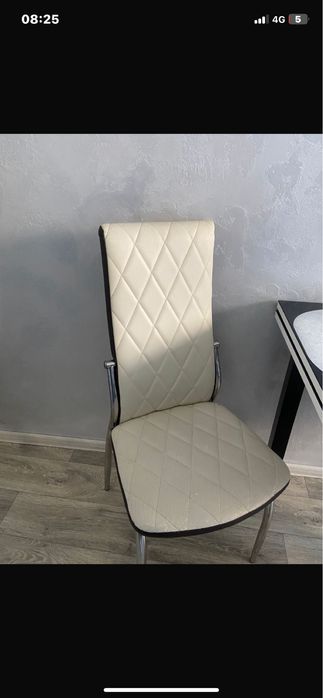 Продам 4 стула  б/у