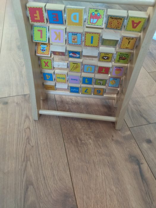 Монтесори дъска, дървени играчки