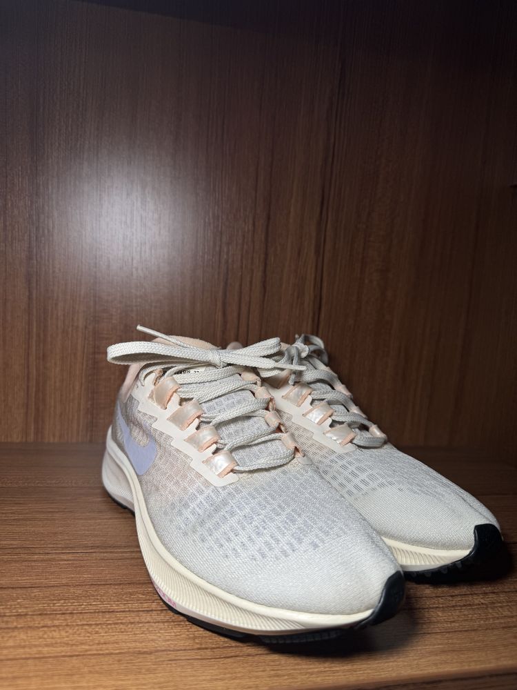 Маратонки Nike Air Zoom Pegasus 37 Pale Ivory Women's