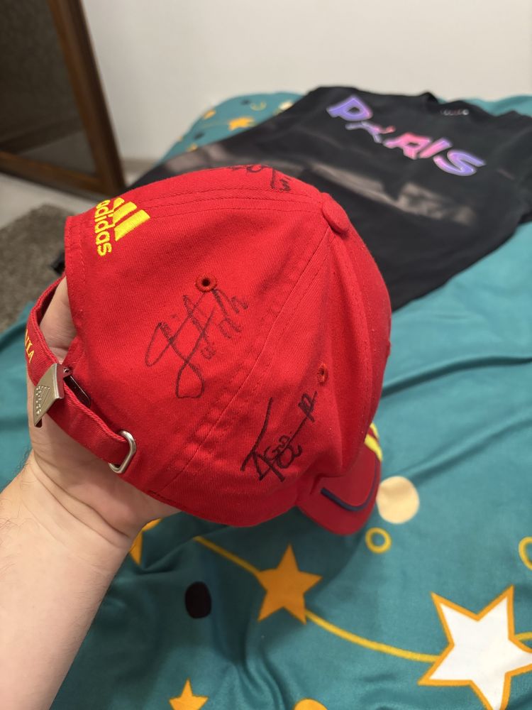 Sapca Adidas Romania, Semnata