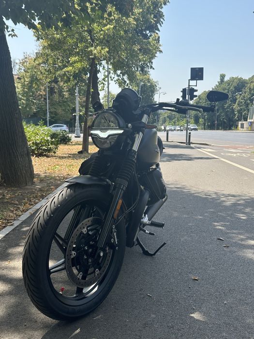 Moto Guzzi V7 Stone 2024