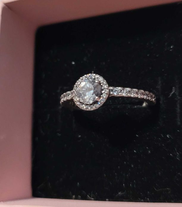 Inel Pandora din argint cu halo si cubuc zirconia