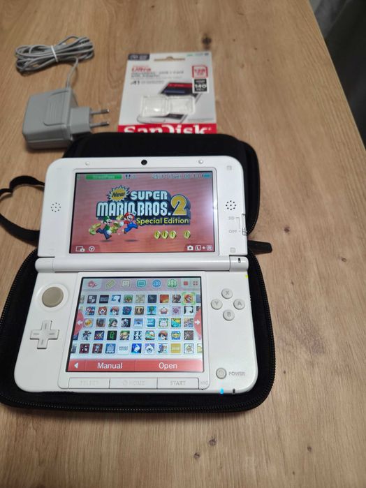 Nintendo 3ds Xl modat cu card Sandisk ultra 128gb impecabil