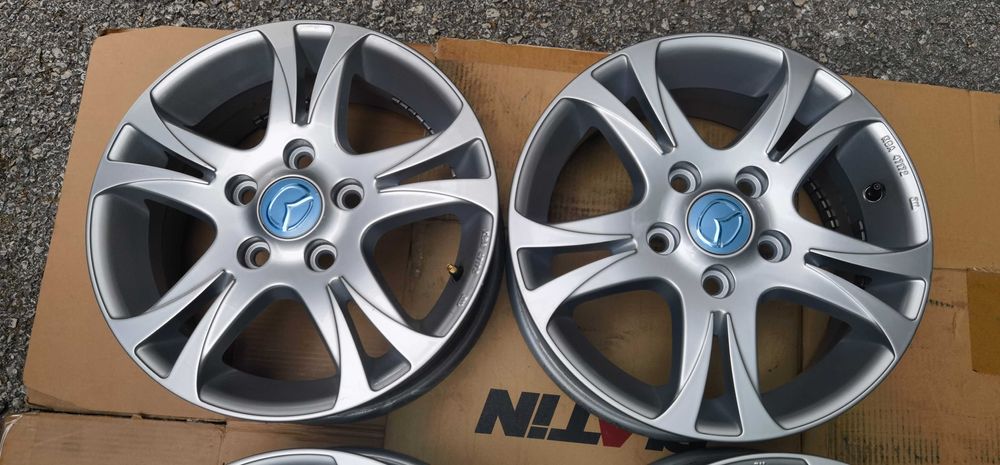 Чисто НОВИ 5  114,3  15 Цолa Mazda/Мазда