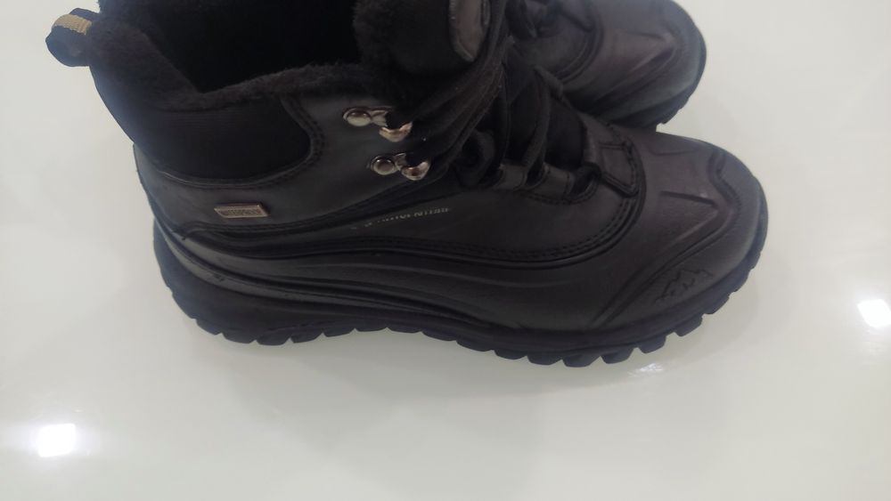 Продам ботинки зимние р 42