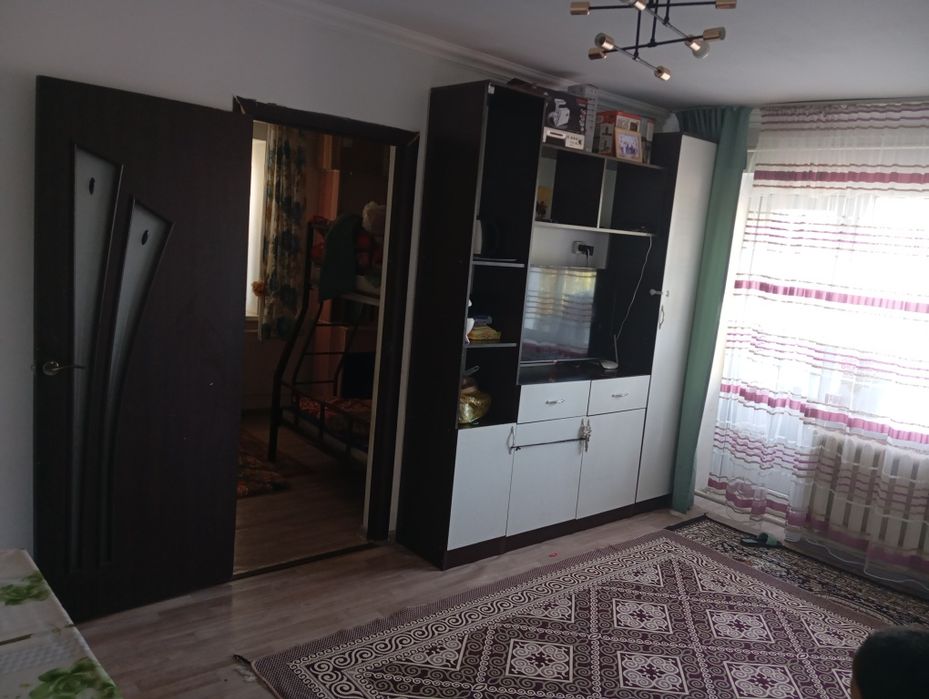 Үй сатылады еташка екінші этаж үйі евроремонт екі бөлме кухня туалет